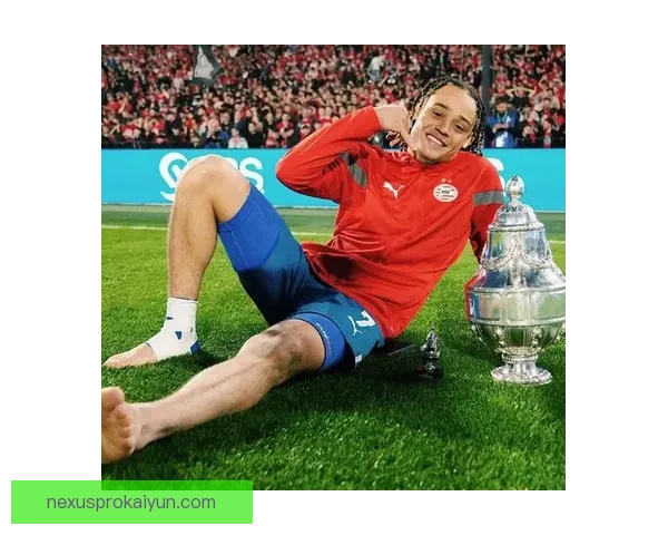 哈维·西蒙斯近期表现稳健，技术细腻引发关注